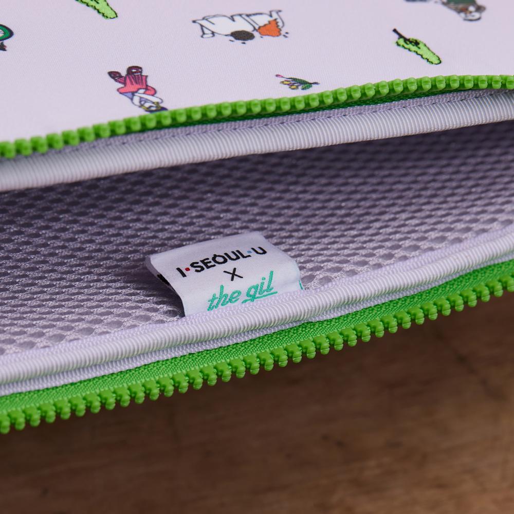 I seoul u X the gil laptop pouch