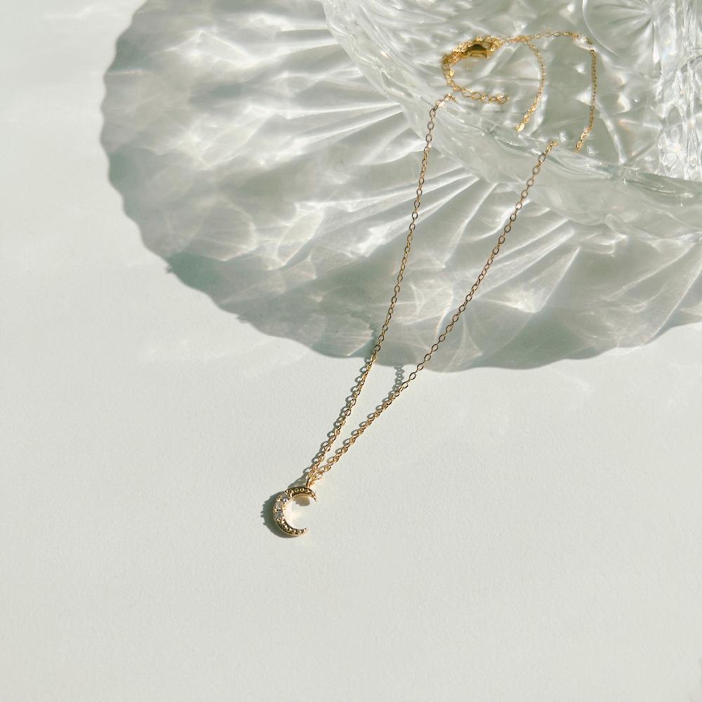 Crescent moon necklace(2 colors)